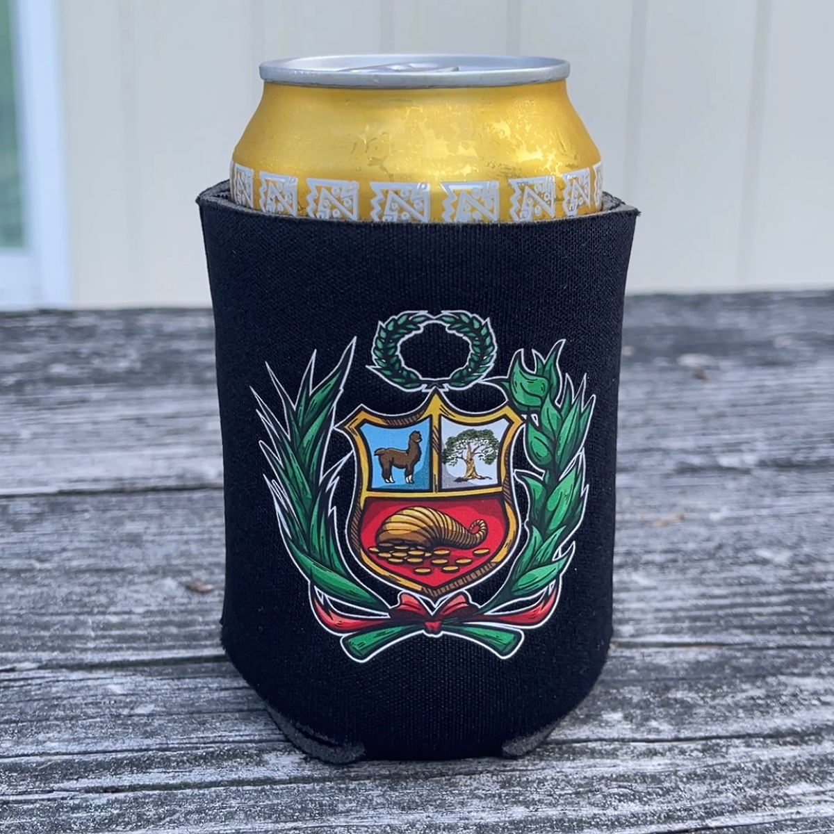 Peru Escudo Can Holder